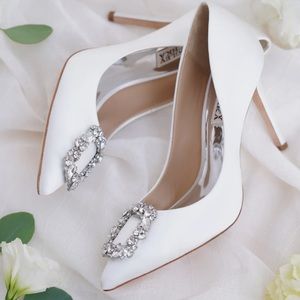 Badgley Mischka White Satin Embellished Wedding Pump Shoes Heels Pumps S…